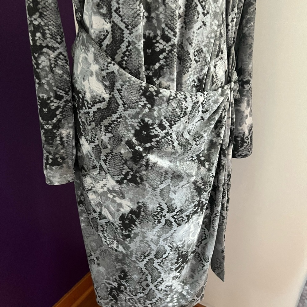 Dennis Basso Gray/Black Snakeskin Print Dress - Picture 4 of 8